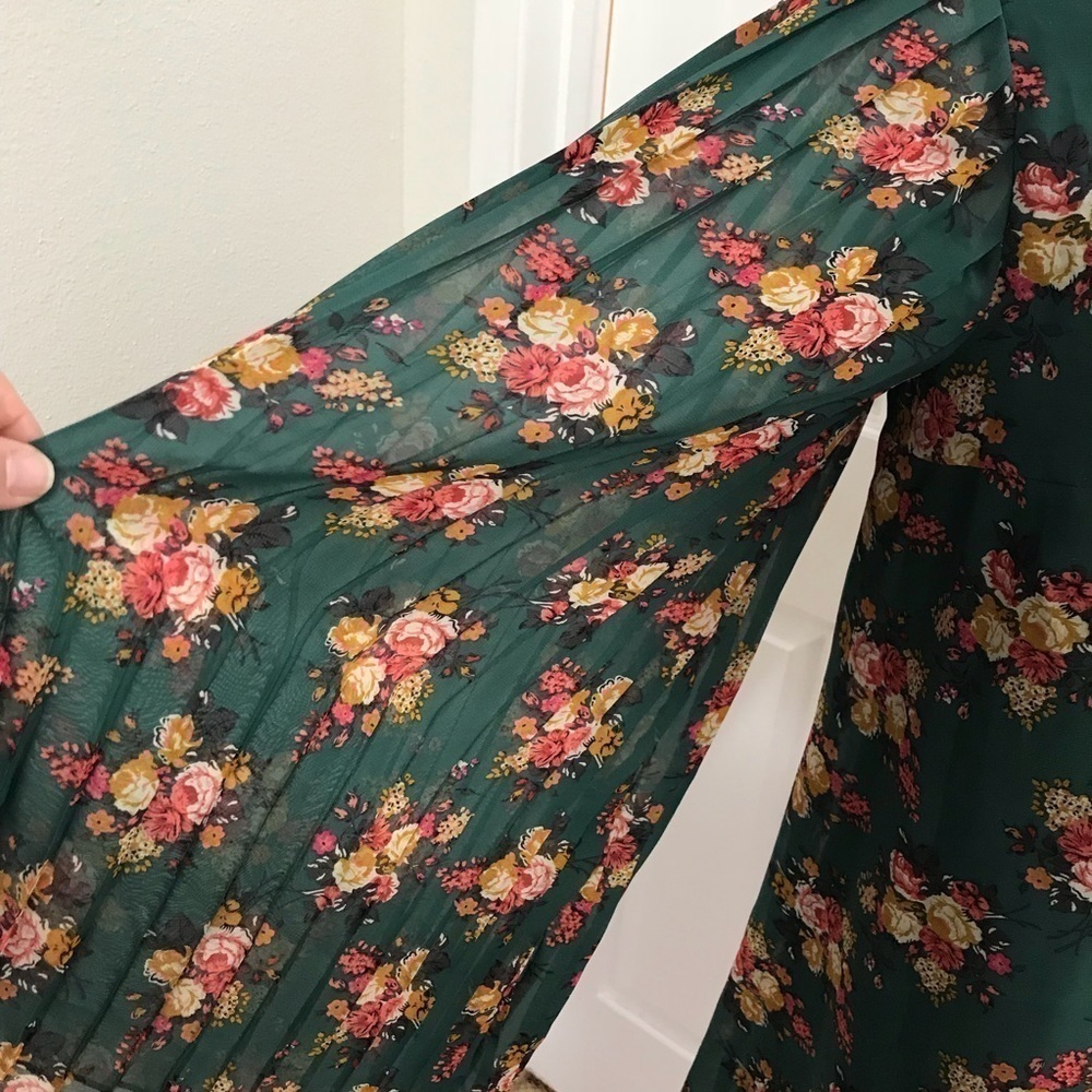 Xhilaration Floral Dress w Pleated Bell Sleeves - Picture 3 of 5